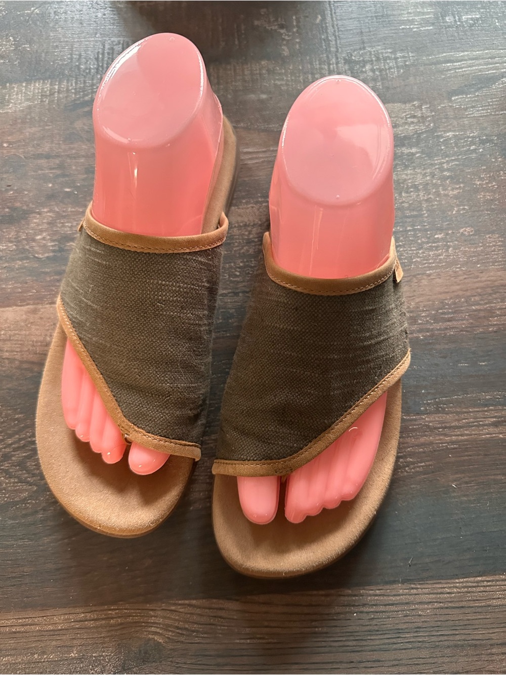 Taos Footwear Brown Canvas Slide Sandals with Tan Trim